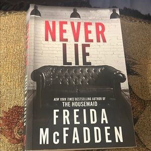 Never Lie by Freida McFadden Book